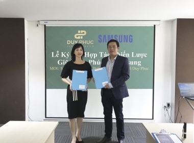 Duy Phúc kí hợp đồng đối tác chiến lược với Samsung Vietnam